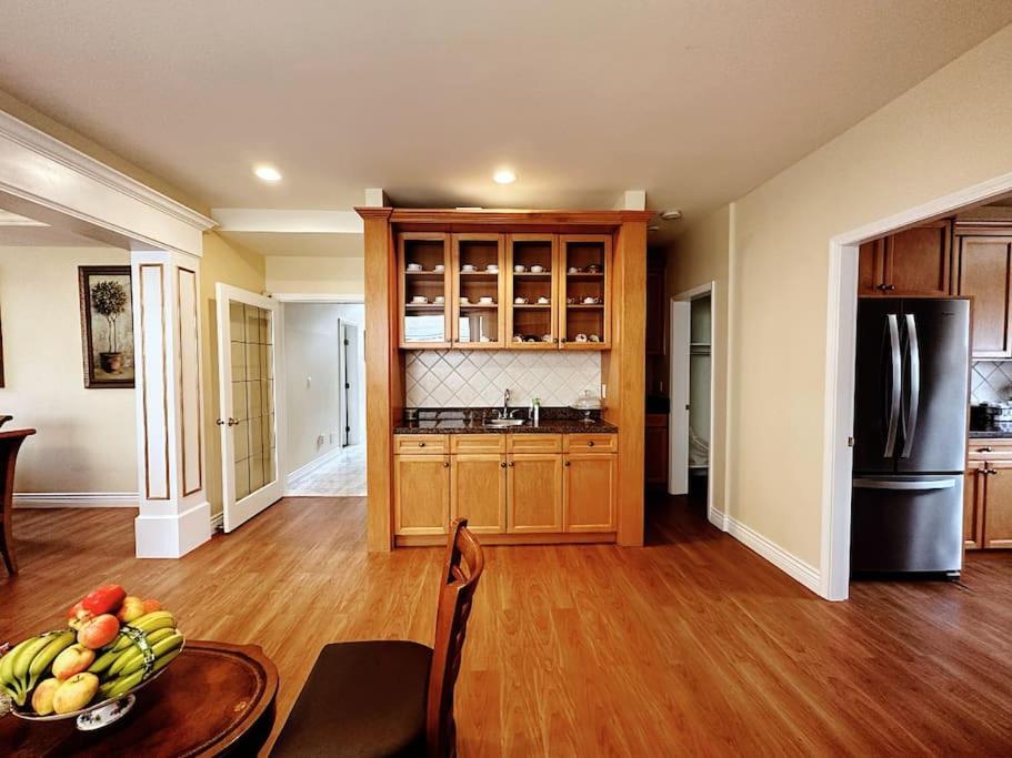 Super Cosy 8Bed & 6Bath In Vancouver Heart Near To Airport Exterior photo