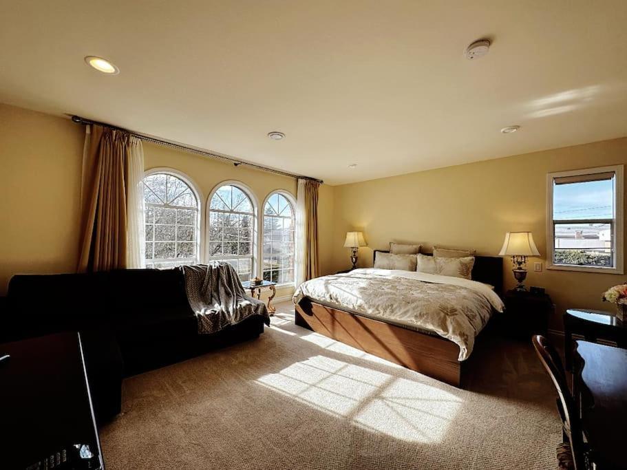 Super Cosy 8Bed & 6Bath In Vancouver Heart Near To Airport Exterior photo