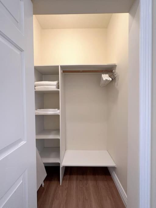 Super Cosy 8Bed & 6Bath In Vancouver Heart Near To Airport And Downtown Exterior photo