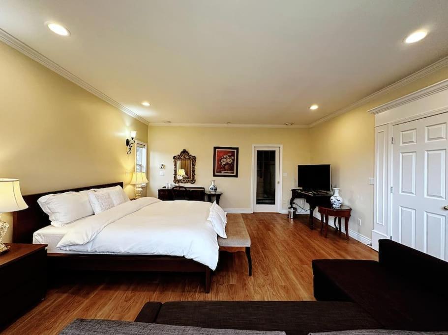 Super Cosy 8Bed & 6Bath In Vancouver Heart Near To Airport Exterior photo