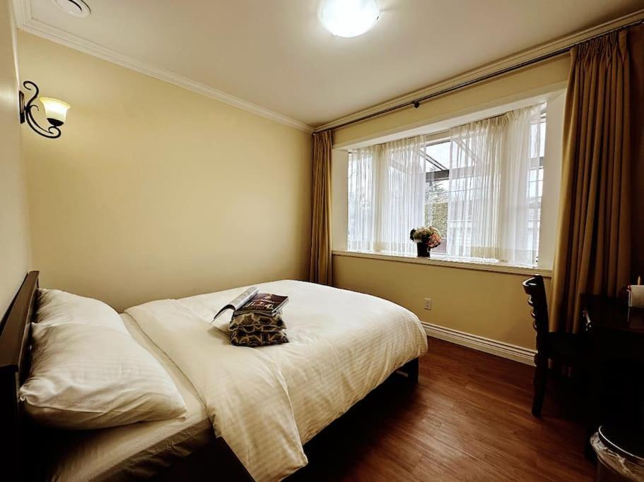 Super Cosy 8Bed & 6Bath In Vancouver Heart Near To Airport And Downtown Exterior photo