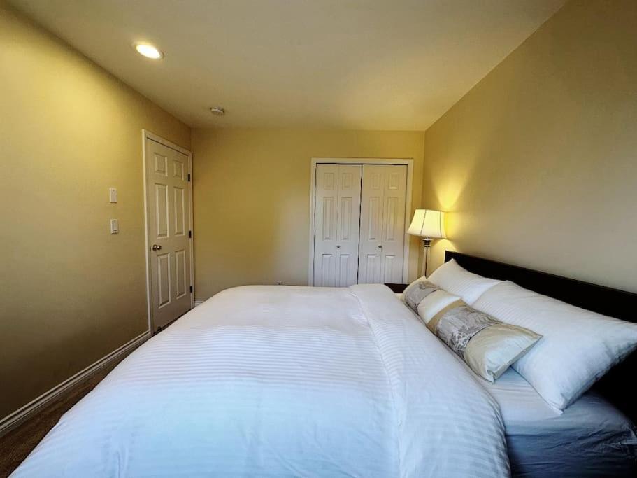 Super Cosy 8Bed & 6Bath In Vancouver Heart Near To Airport Exterior photo