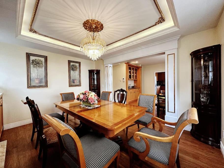 Super Cosy 8Bed & 6Bath In Vancouver Heart Near To Airport Exterior photo