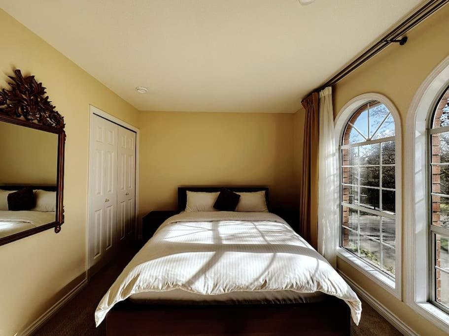 Super Cosy 8Bed & 6Bath In Vancouver Heart Near To Airport And Downtown Exterior photo
