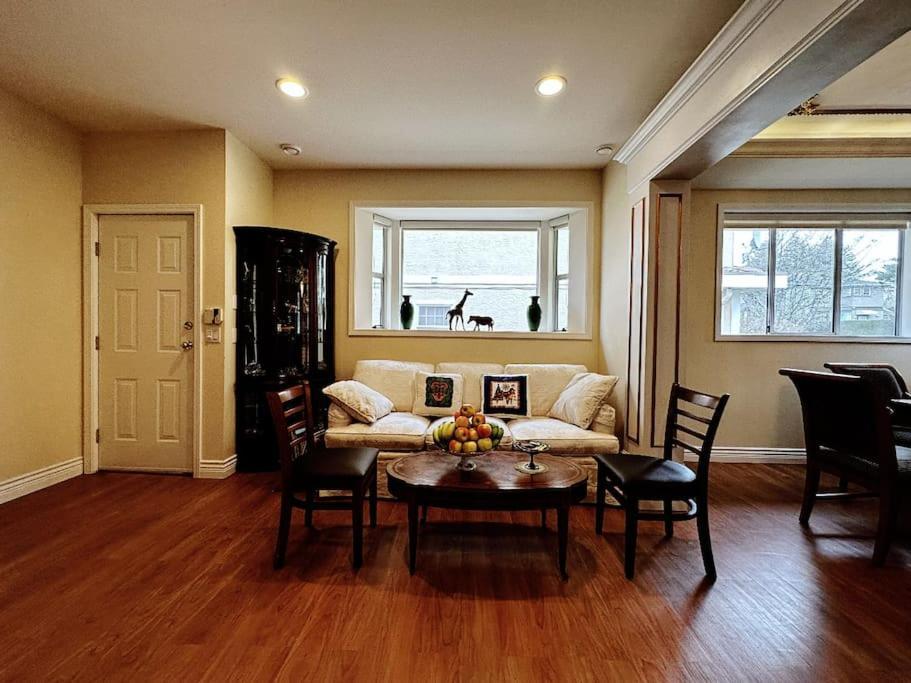 Super Cosy 8Bed & 6Bath In Vancouver Heart Near To Airport Exterior photo