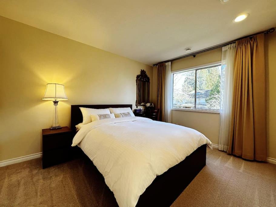 Super Cosy 8Bed & 6Bath In Vancouver Heart Near To Airport Exterior photo