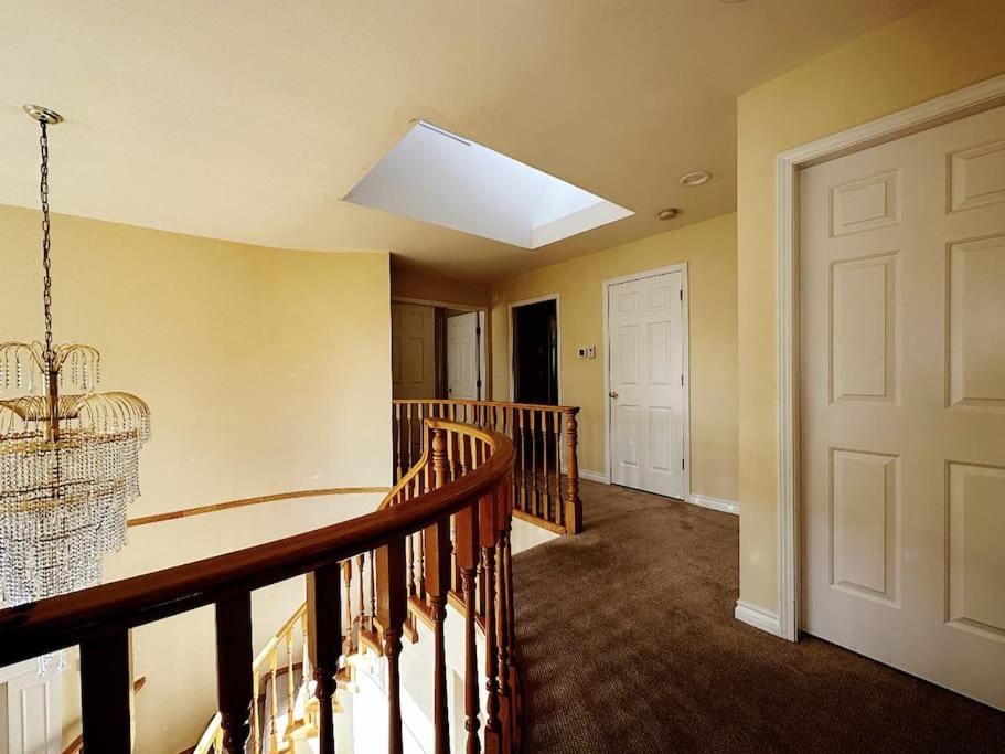 Super Cosy 8Bed & 6Bath In Vancouver Heart Near To Airport Exterior photo