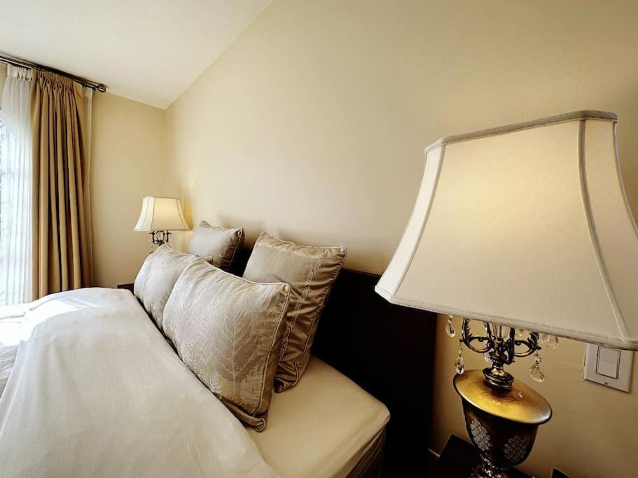 Super Cosy 8Bed & 6Bath In Vancouver Heart Near To Airport And Downtown Exterior photo