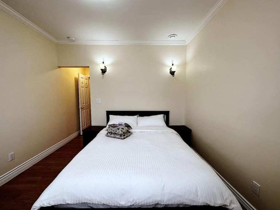 Super Cosy 8Bed & 6Bath In Vancouver Heart Near To Airport And Downtown Exterior photo